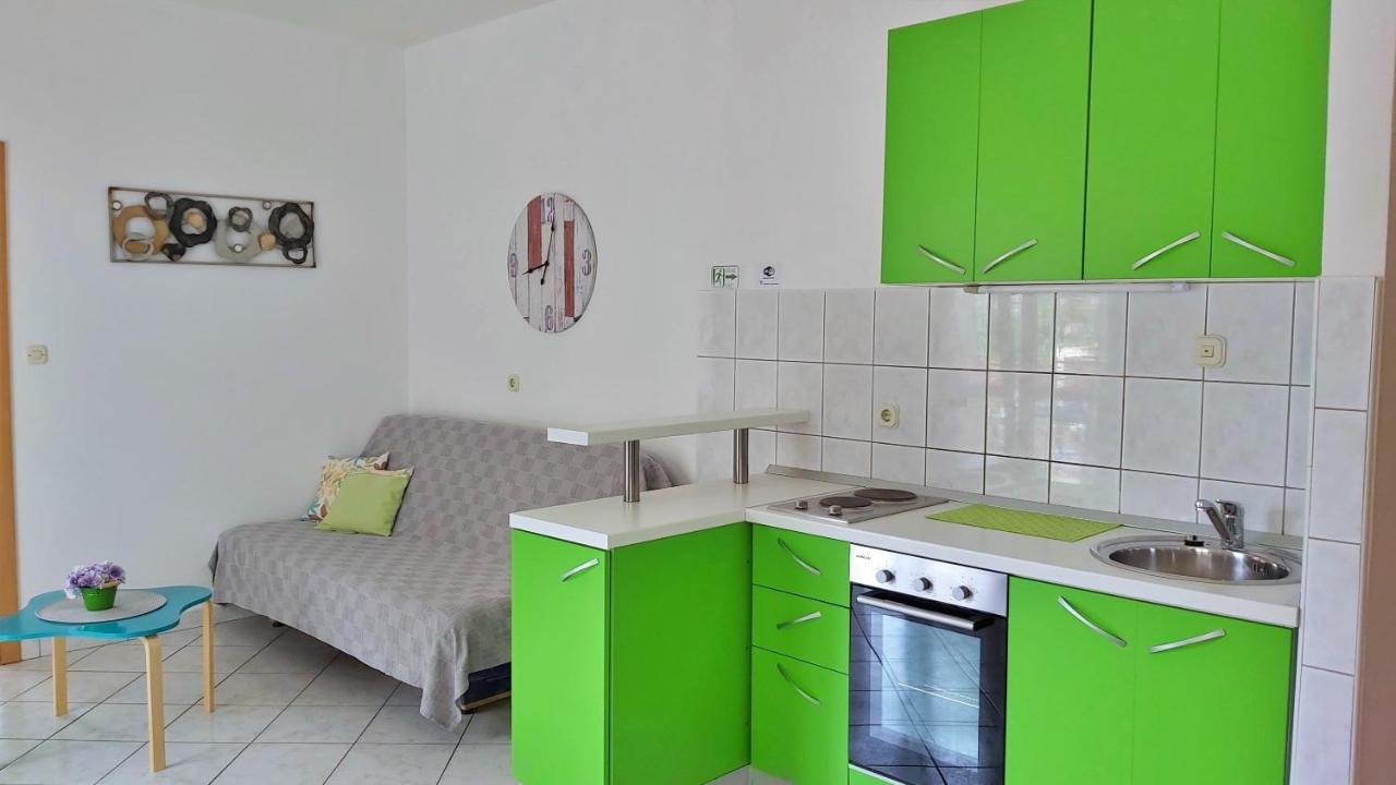 Apartments Zvone โอมิช ภายนอก รูปภาพ
