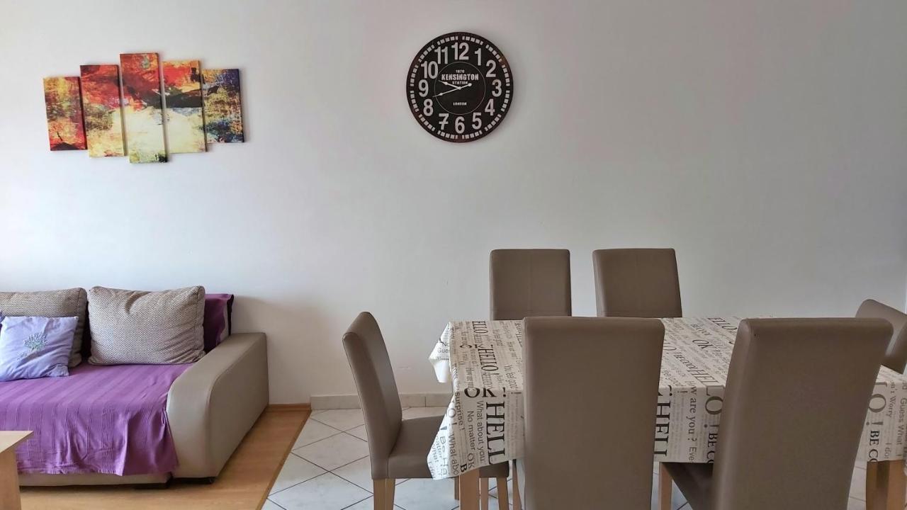Apartments Zvone โอมิช ภายนอก รูปภาพ