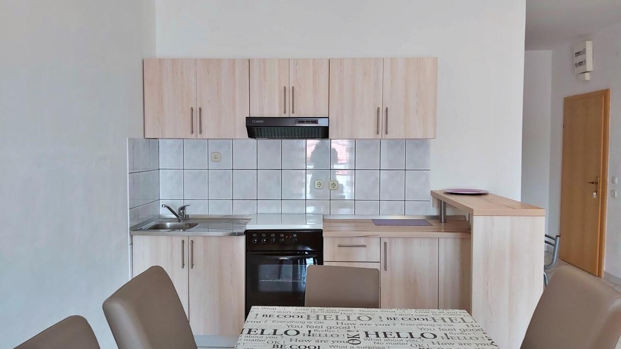 Apartments Zvone โอมิช ห้อง รูปภาพ