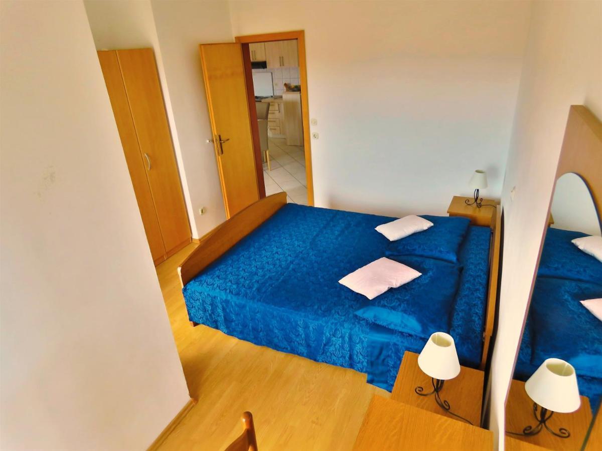 Apartments Zvone โอมิช ภายนอก รูปภาพ