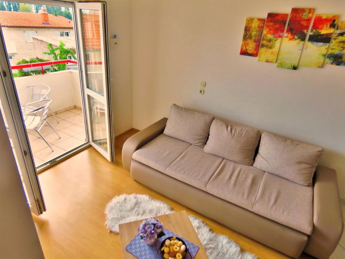 Apartments Zvone โอมิช ภายนอก รูปภาพ